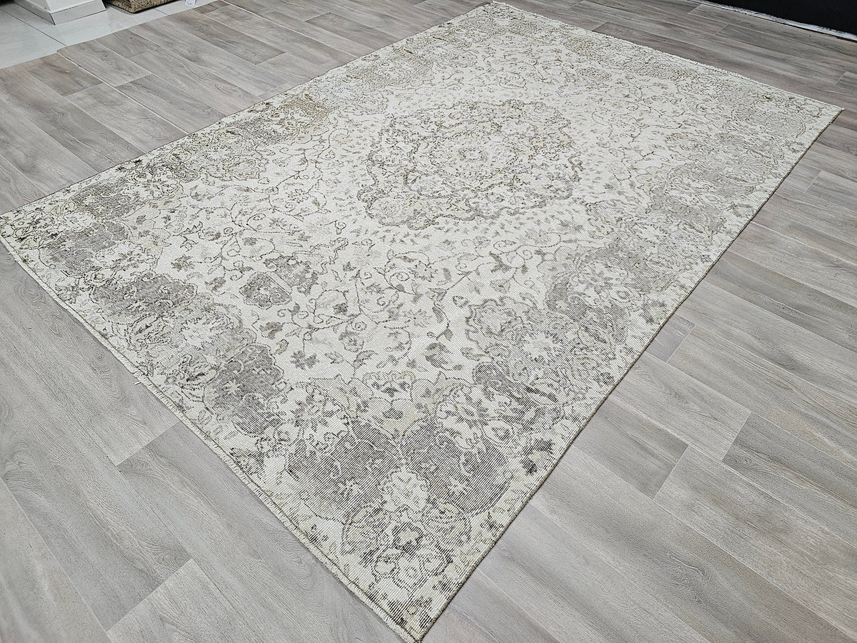 7x9 Vintage Turkish Rug : Hand Knotted Wool Oushak Rug - Neutral area rug for Bedroom and Kids room (6.70x9.55 ft)