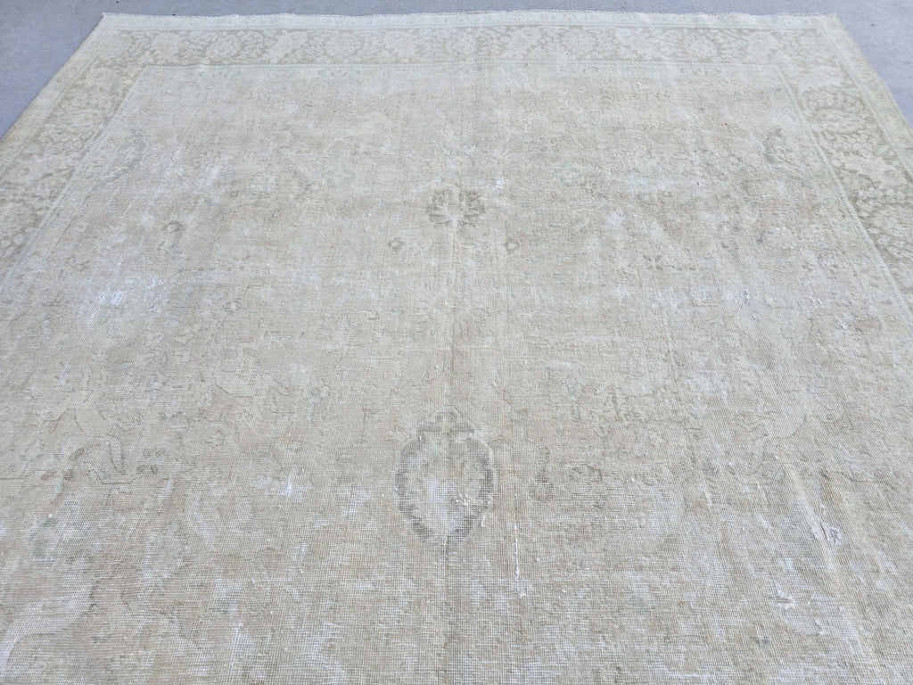 9.5X13 Heriz Design Neutral Oversize Turkish Rug/ Large Vintage Carpet/ Hand Knotted Wool Oushak Rug/ Distressed Area Rug/ 9.5X12.8 feet
