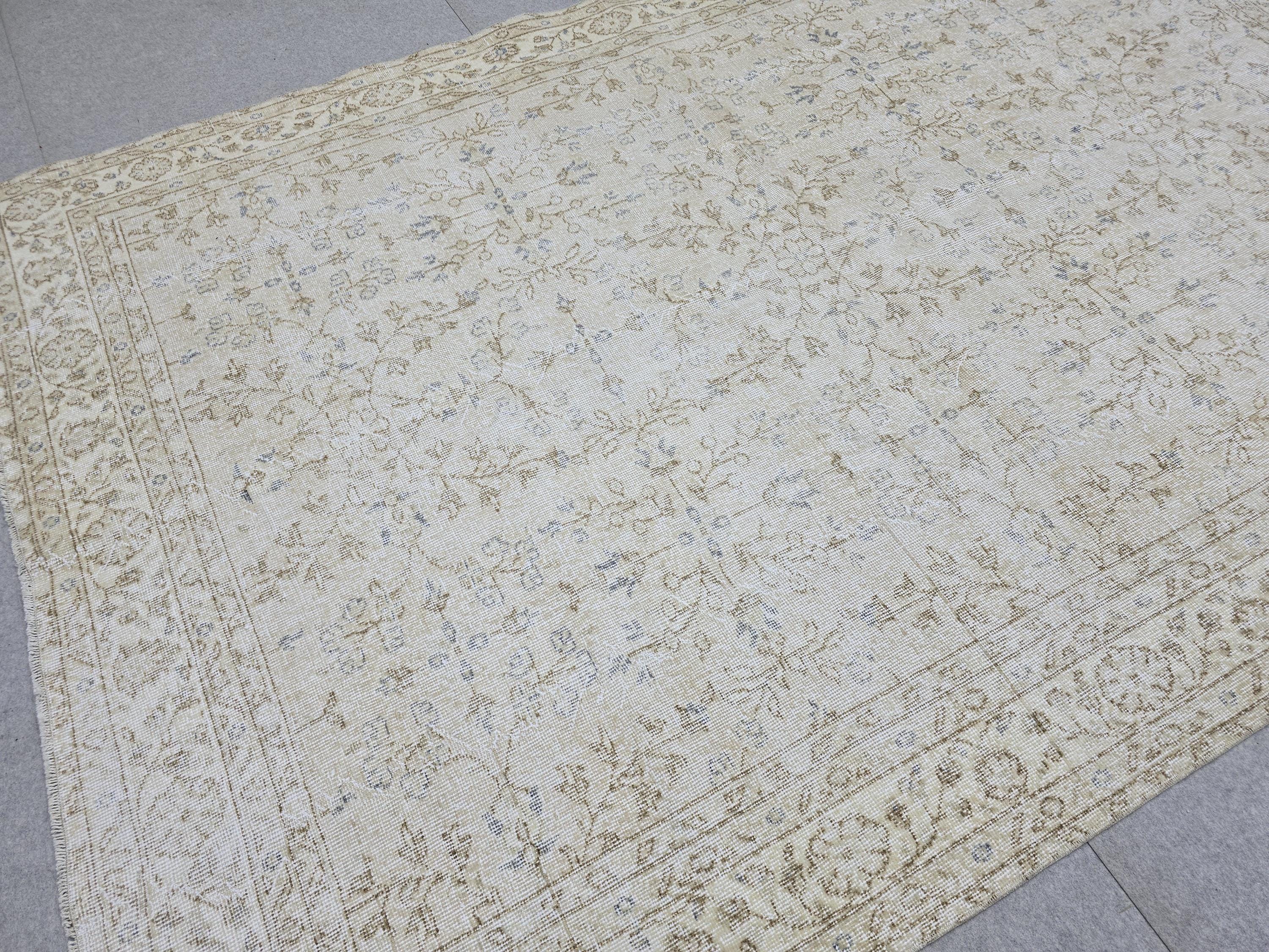 6x9 Vintage Rug Muted Floral | Turkish Wool Area Rug Neutral | Beige Bedroom Carpet Distressed