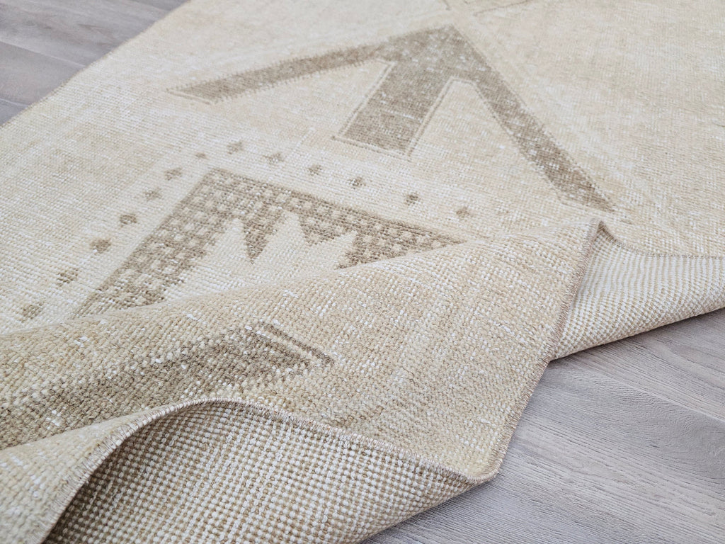 Geometric Handwoven Runner Rug - 2.95x12.86 ft (90x392 cm) Neutral Wool Oushak Carpet