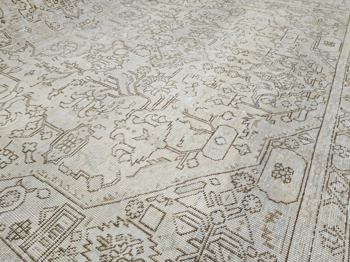Vintage Anatolian Rug 9x12: A Timeless Treasure for Your Home