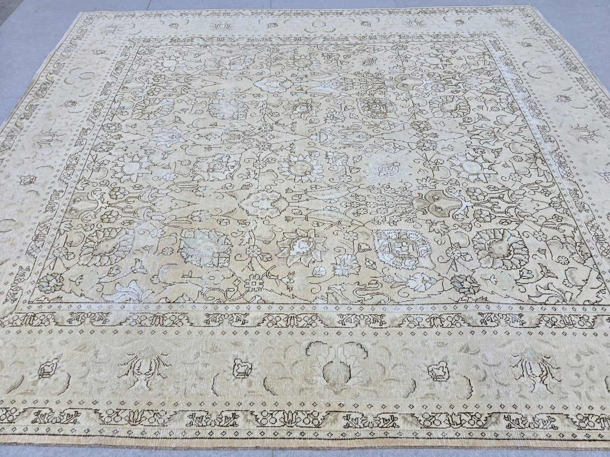 9x11 Turkish Rug · Neutral Cream Beige Floral Wool Area Rug · Hand Knotted Vintage Carpet · Wool Oushak Rug · Living Room Boho Decor