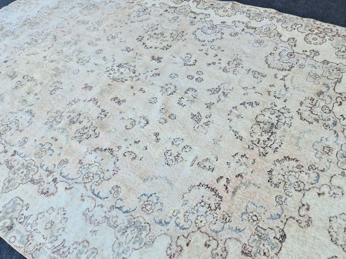 7x10 Hand-Knotted Turkish Rug: Vintage Wool Oushak Style