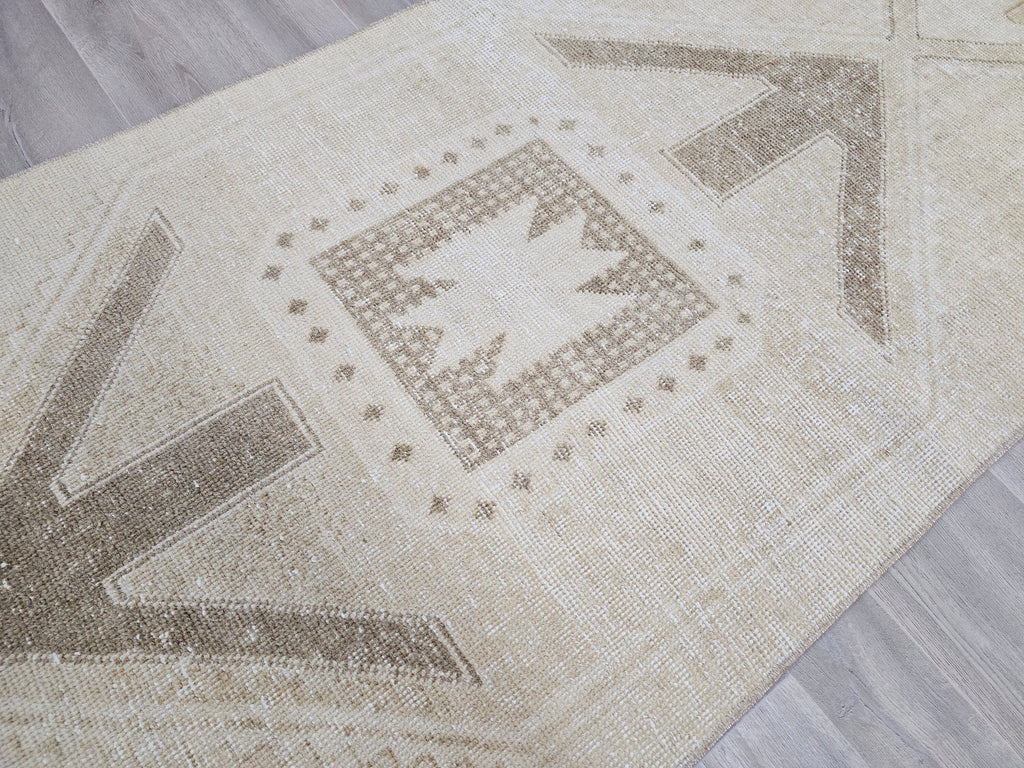 Geometric Handwoven Runner Rug - 2.95x12.86 ft (90x392 cm) Neutral Wool Oushak Carpet