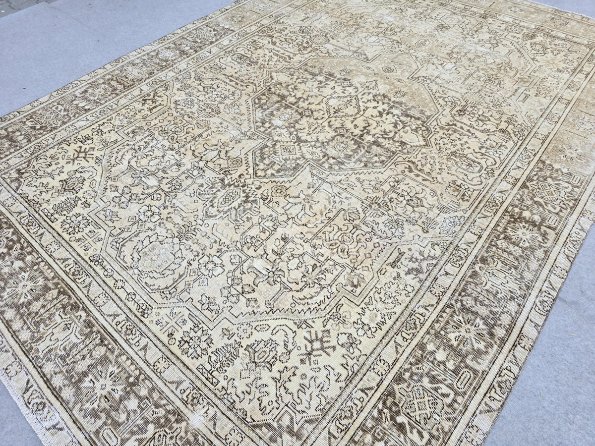 Vintage Rug 8x11, Hand Knotted Wool Turkish Rug, Wheat Gold Brown Medallion Area Rug for Living Room, Neutral Oriental Carpet, Boho Decor