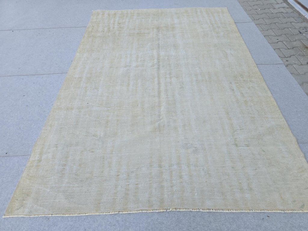 6x9 Neutral Vintage Turkish Oushak Rug: 6x9 Wool Bedroom Rug