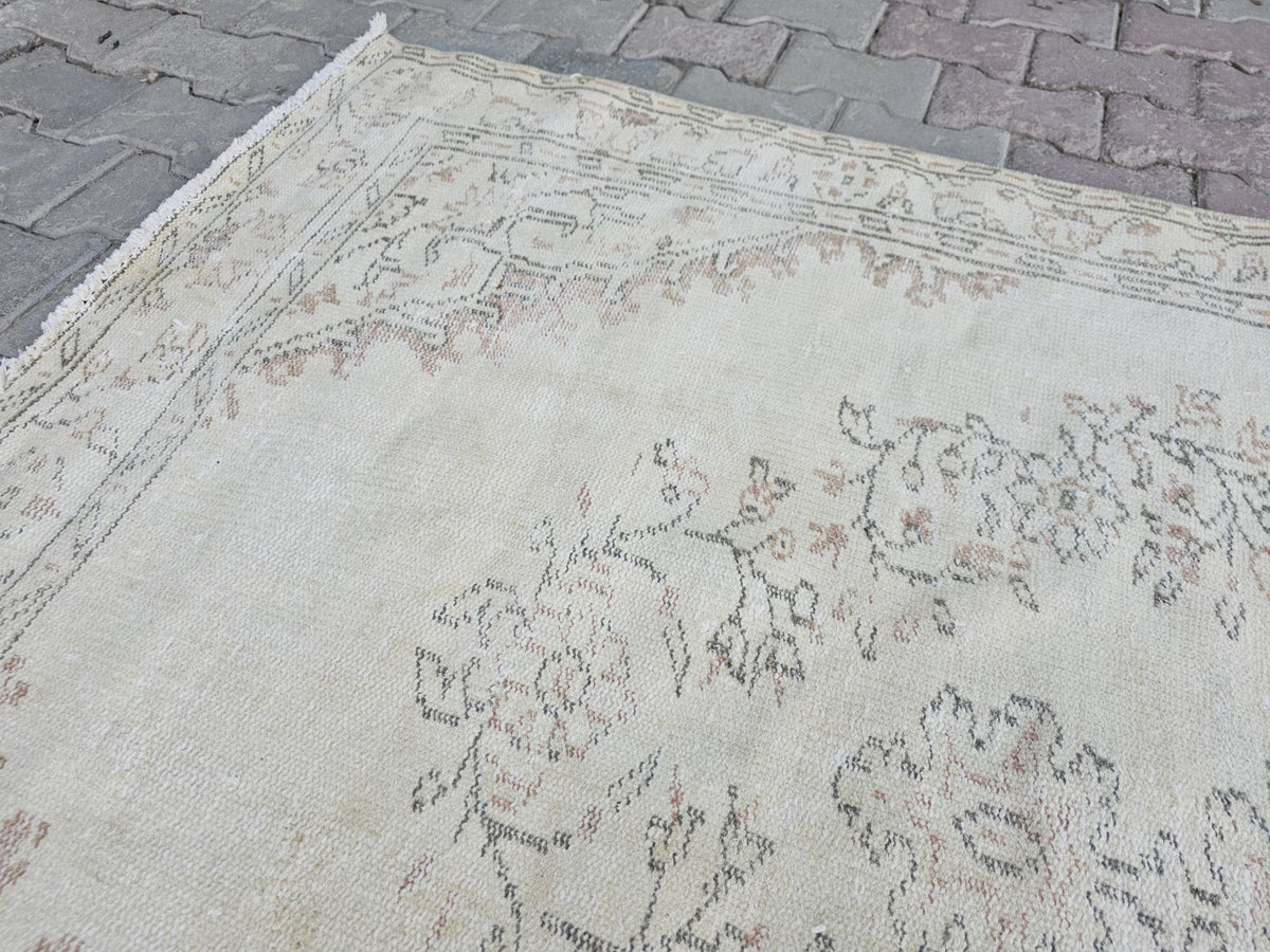 5x8 Vintage Turkish Rug : Hand Knotted wool Beige Distressed Oriental Rug