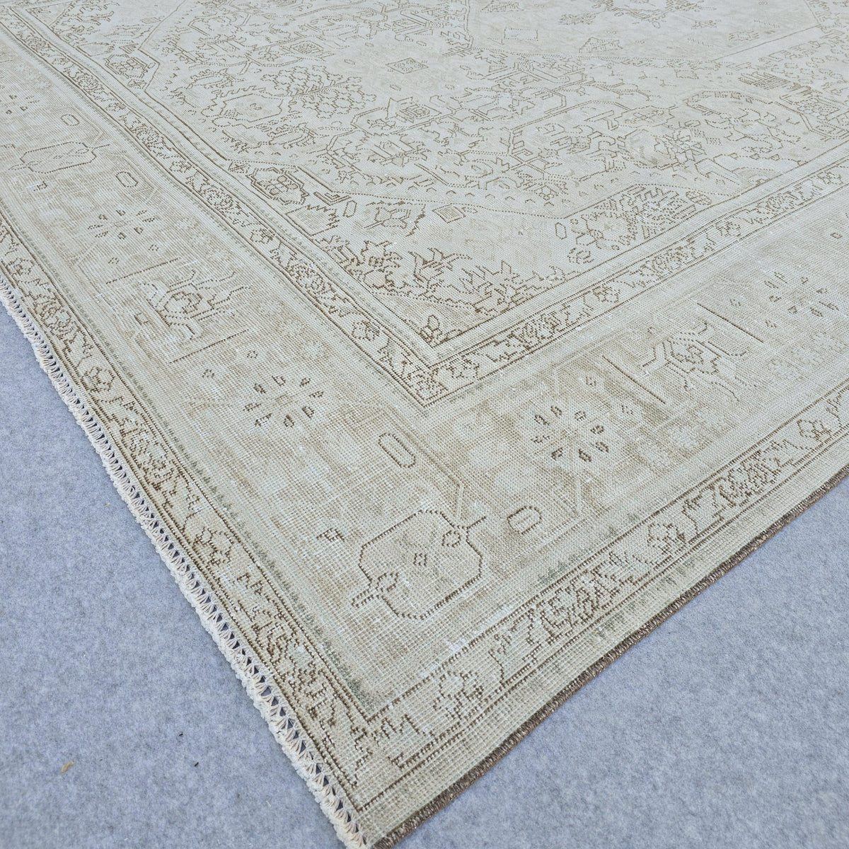 Oversized Oushak Rug: 10x13 Vintage Neutral Hand-Knotted Wool Carpet