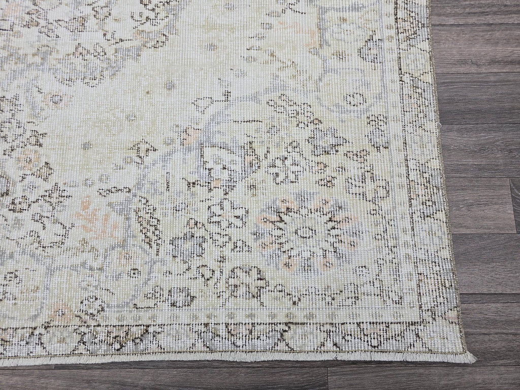 Vintage Cream Oushak Rug 5x9: Muted Anatolian Style Wool Carpet