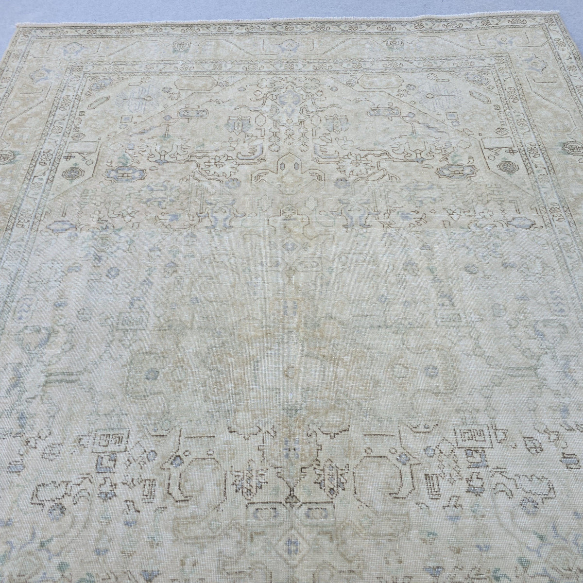 8x11 Handmade Neutral vintage Rug/ Authentic Wool Rug/ Beige Turkish Area Rug/ Muted Oriental rug Geometric Pattern
