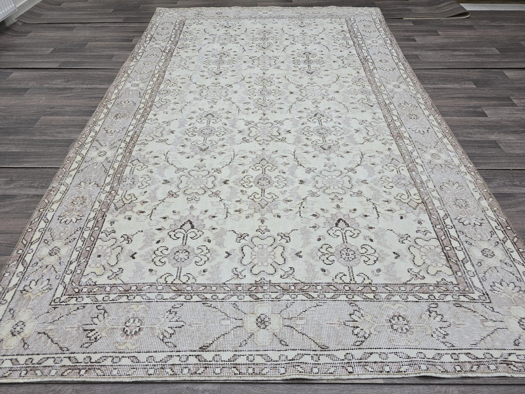 6x9 Vintage Turkish Oushak Rug: Hand-Knotted Wool Cream Floral Carpet