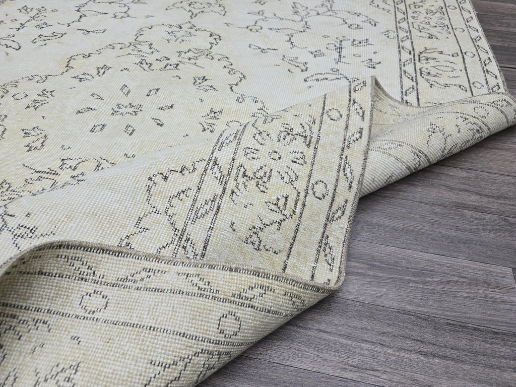 Vintage Turkish Oushak Rug: 5x9 Cream Floral Wool Carpet