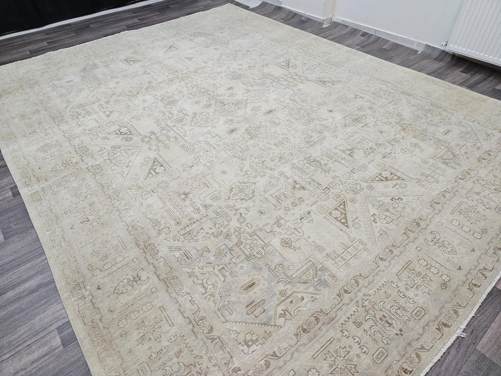 Oversize Hand Knotted Wool Rug: Vintage Heriz Design, 9.40x12.30 ft