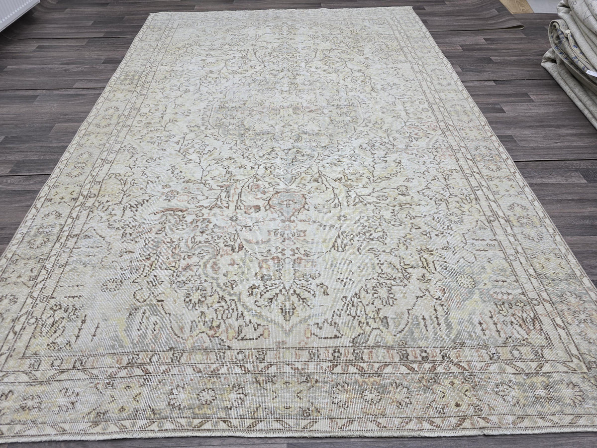 7x10 Vintage Turkish Oushak Rug: Handknotted Wool, Muted Neutral