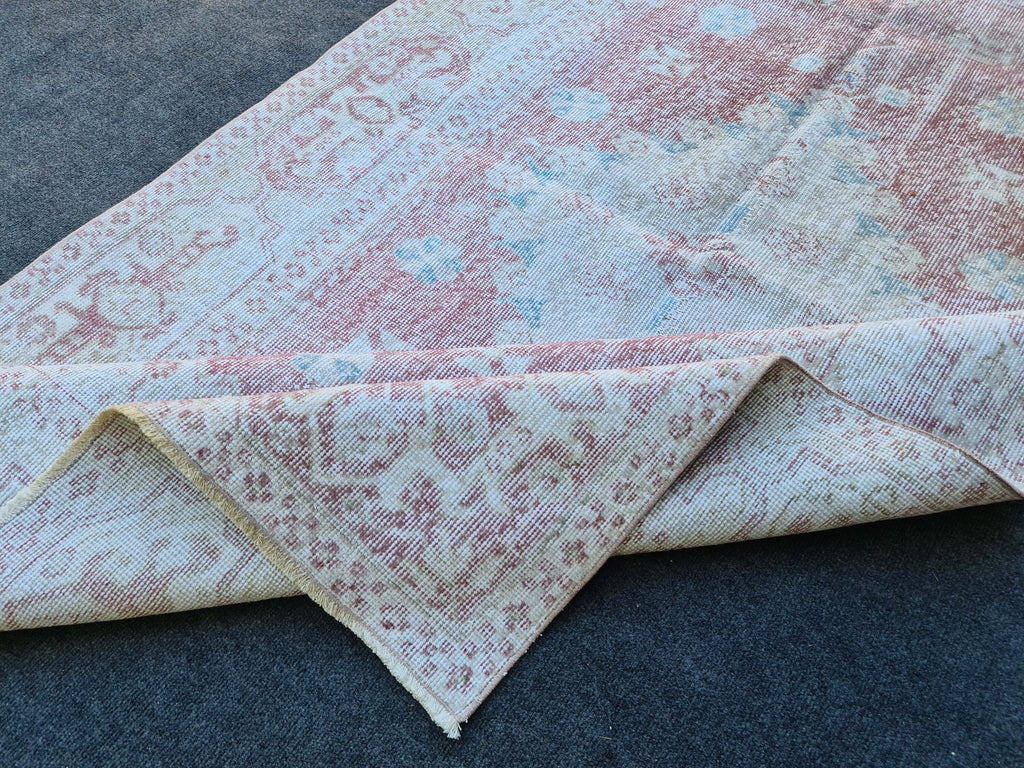 Handmade Wool Oushak Rug (4.6x8.2 ft): Faded Vintage Turkish Accent Rug