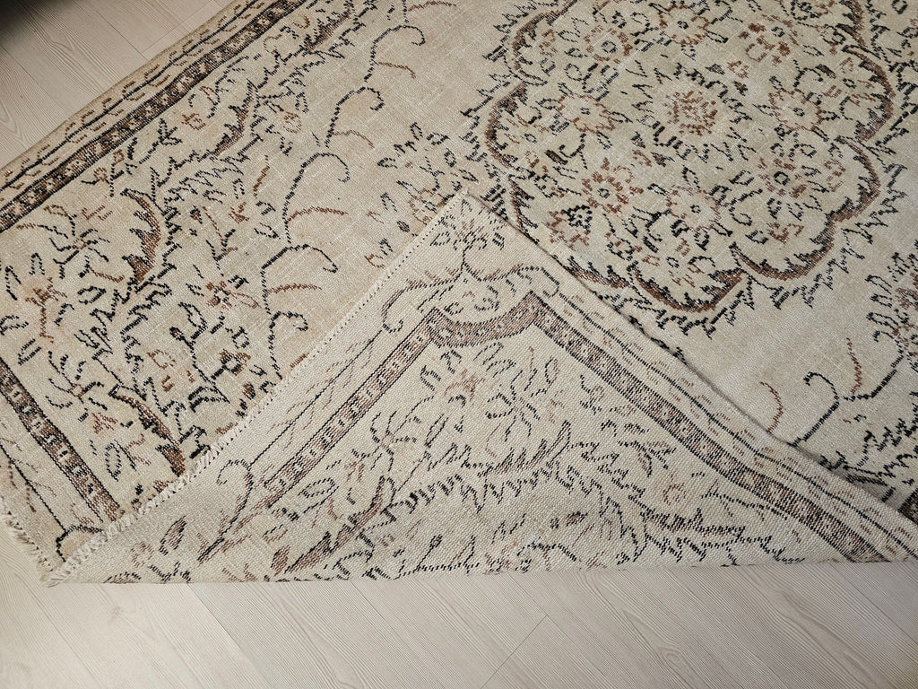 6x9 Cream Oushak Rug: Vintage Turkish Wool Area Rug