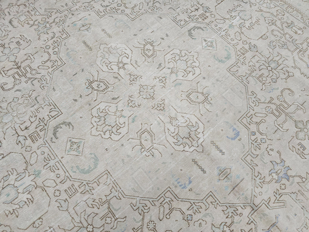 9x12 Antique Neutral Wool Rug