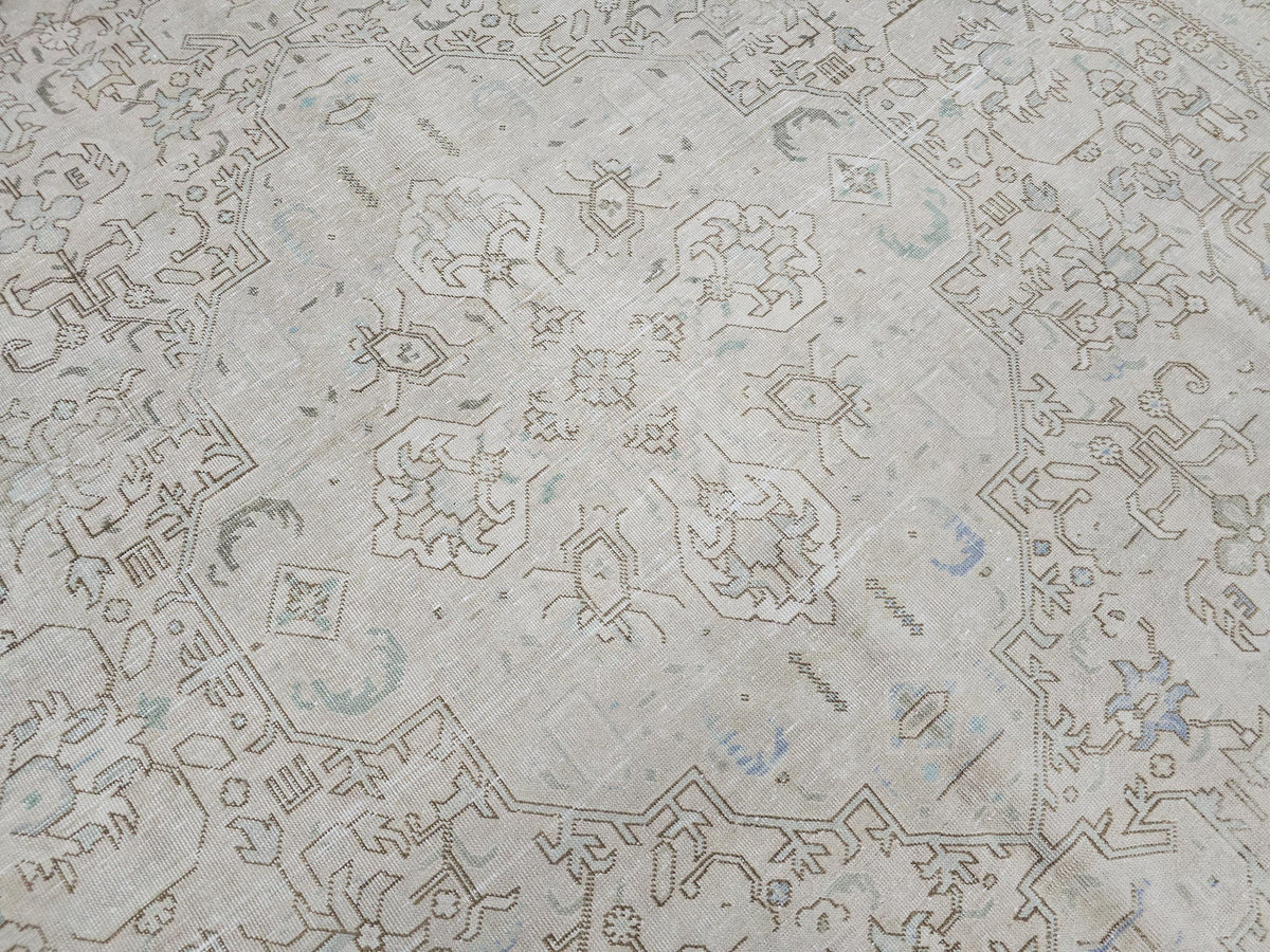 9x12 Antique Neutral Wool Rug