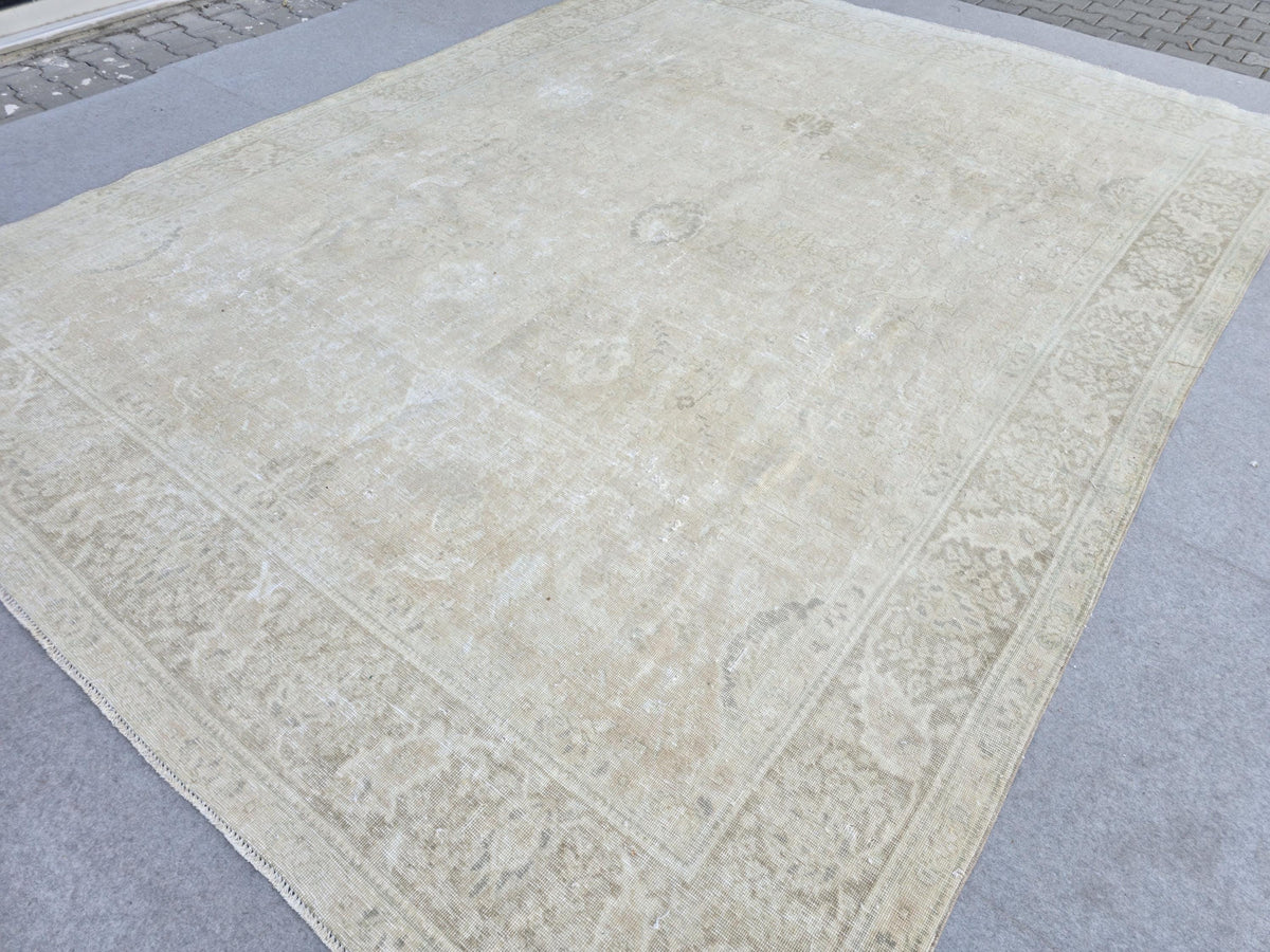 9.5X13 Heriz Design Neutral Oversize Turkish Rug/ Large Vintage Carpet/ Hand Knotted Wool Oushak Rug/ Distressed Area Rug/ 9.5X12.8 feet