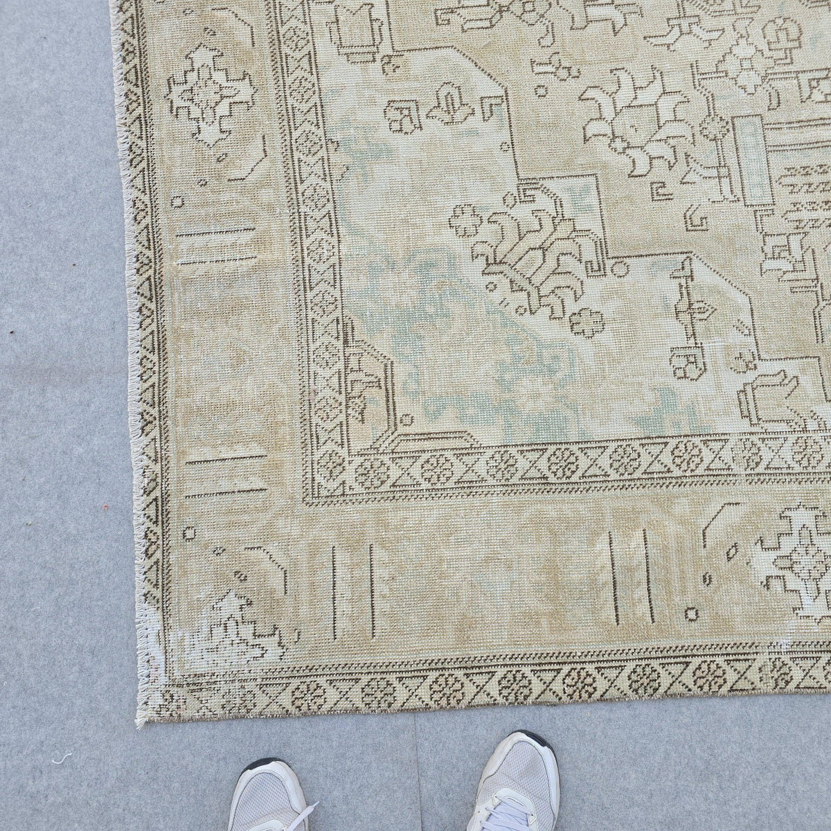 9x12 Beige Turkish Oushak Rug: Handwoven Vintage Wool Carpet