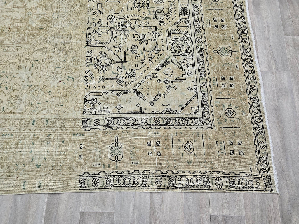 Hand-Knotted Wool Heriz Rug: 9x12 Vintage Turkish Geometric Area Rug