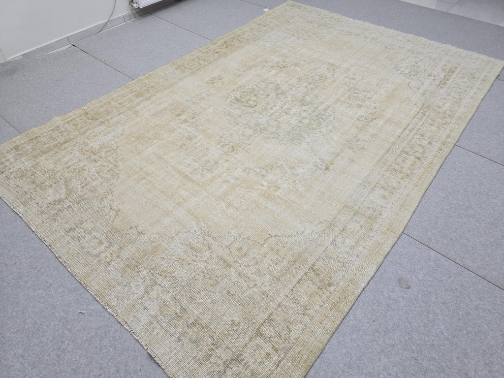 7x10 Vintage Turkish Oushak Rug: Handknotted Wool, Muted Neutral