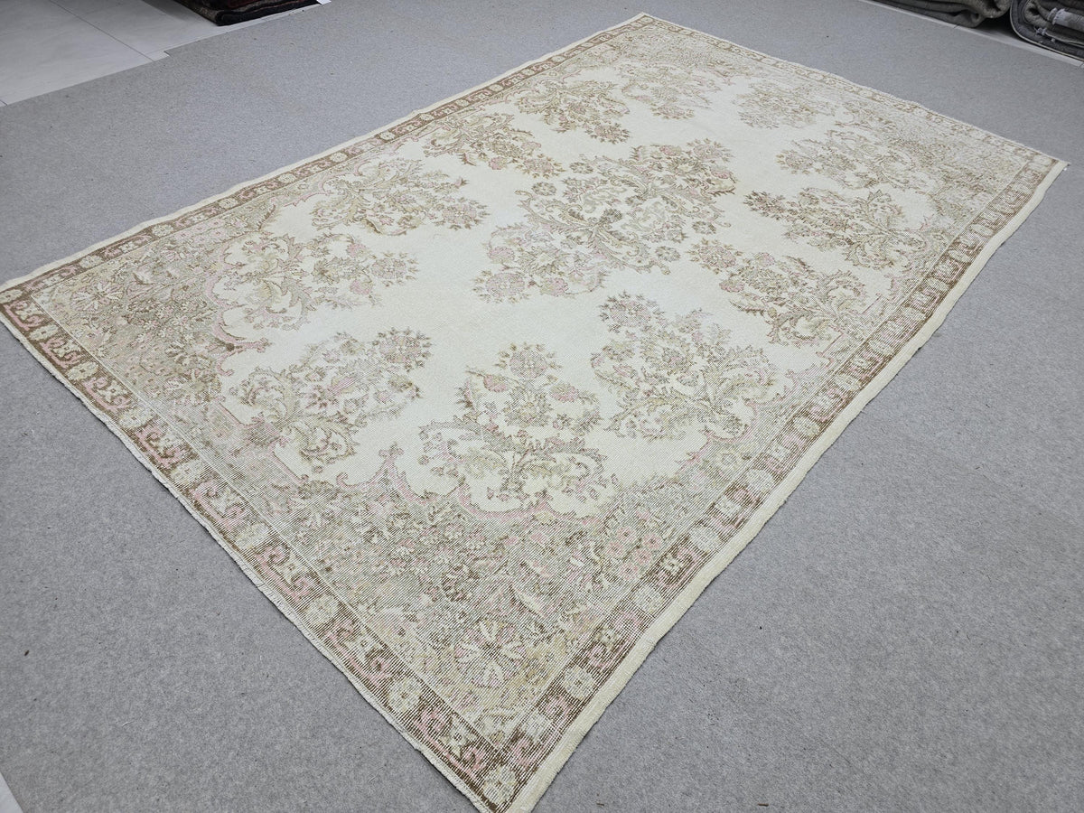 Vintage Rug 6x10, Cream Floral Hand Knotted Turkish Area Rug, Muted Pink Neutral Wool Rug, Boho Living Room Bedroom Farmhouse Decor