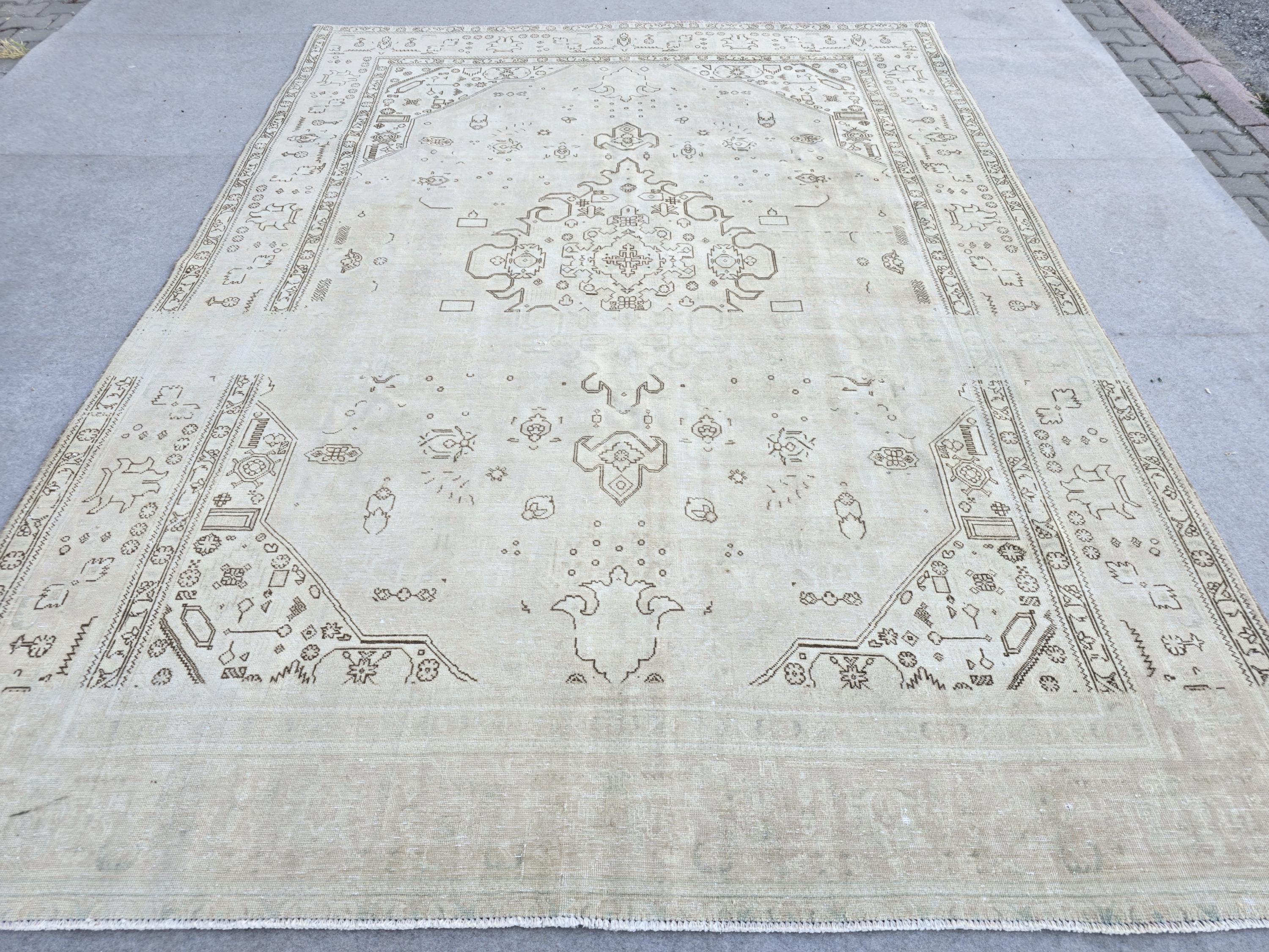 Turkish Rug 8x11, Faded Vintage Rug, Distressed Neutral Rug, Hand Knotted Wool Carpet, Cream Area Rug, Boho Bedroom Rug - Faded Wool Rug