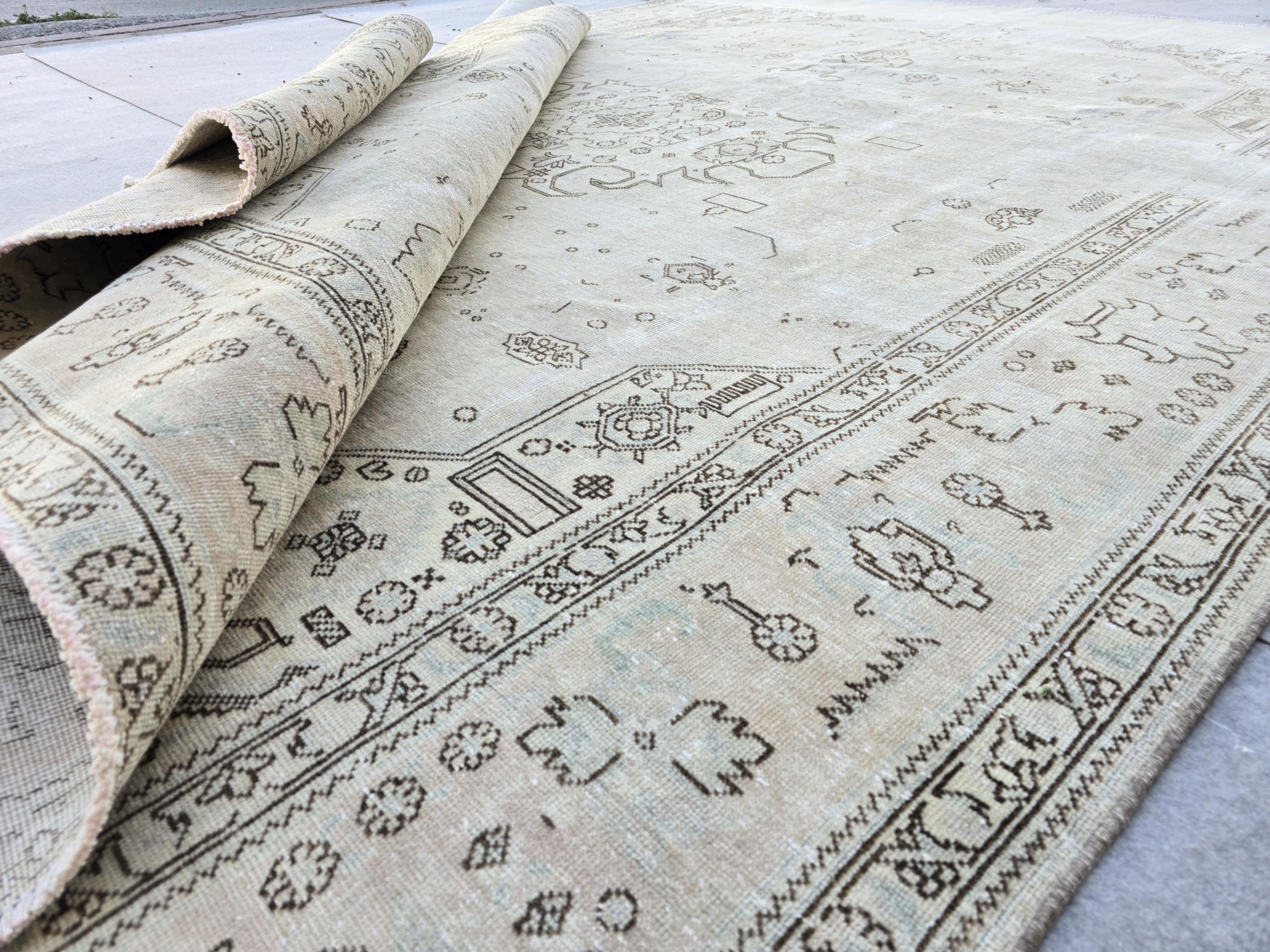 Turkish Rug 8x11, Faded Vintage Rug, Distressed Neutral Rug, Hand Knotted Wool Carpet, Cream Area Rug, Boho Bedroom Rug - Faded Wool Rug