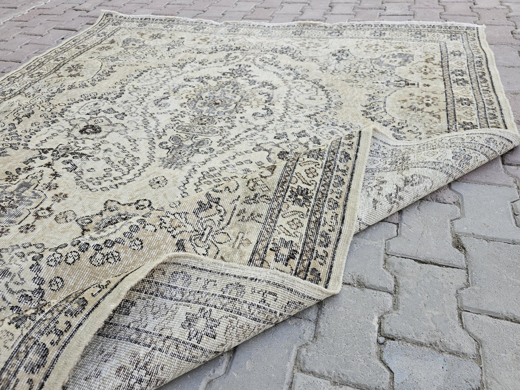 Vintage Turkish Oushak Rug 6x9: Hand-Knotted Wool, Neutral Bohemian Carpet