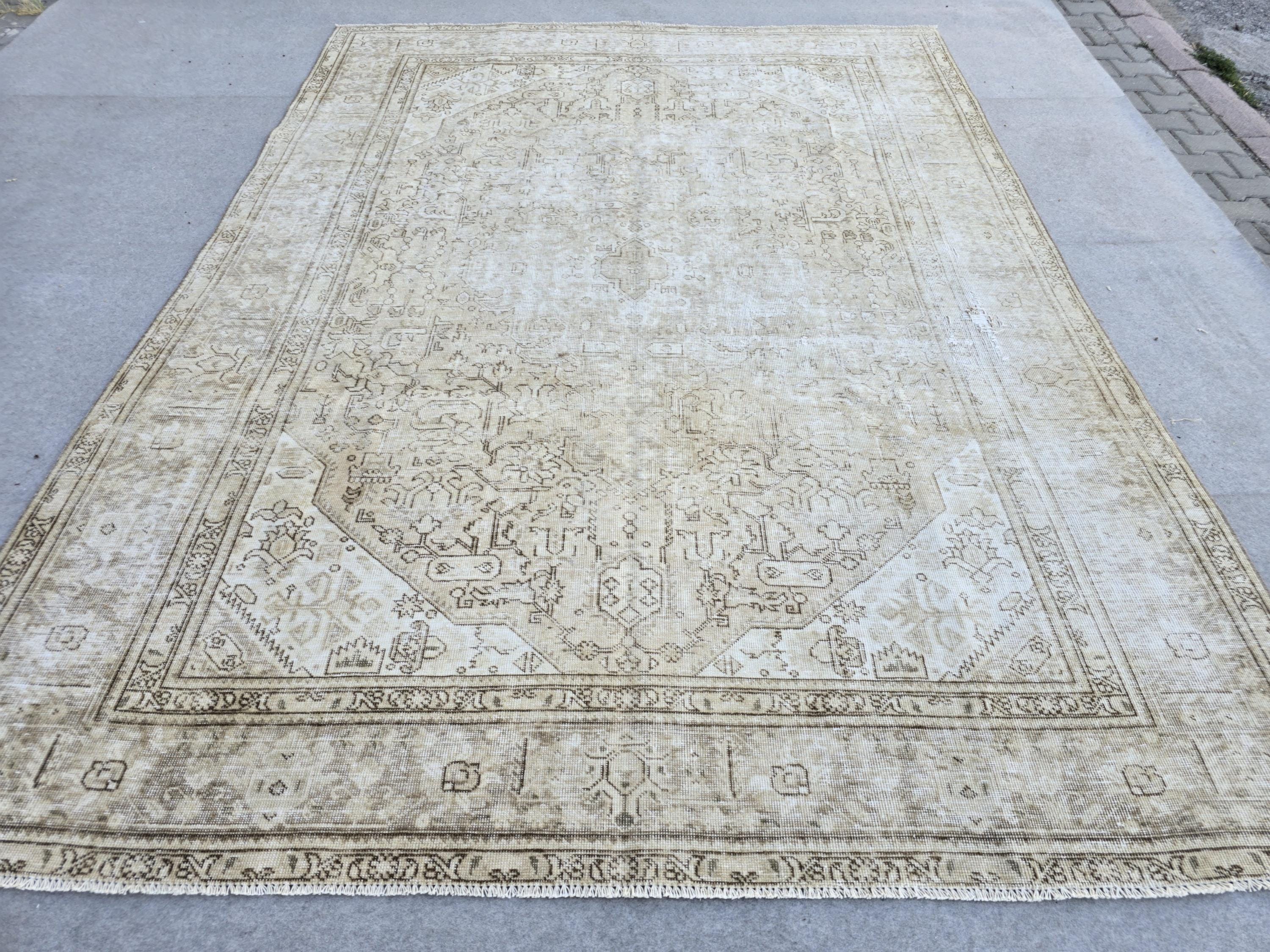 Vintage Rug 8x10, Hand Knotted Turkish Wool Area Rug, Faded Sand Beige Medallion Carpet, Muted Earthy Rug for Living Room, Bedroom, Office
