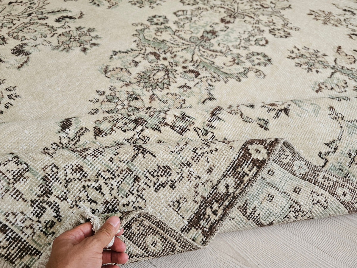 6x10 Hand Knotted Cream Vintage Turkish Isparta Rug - Wool Area Rug for Under Bed