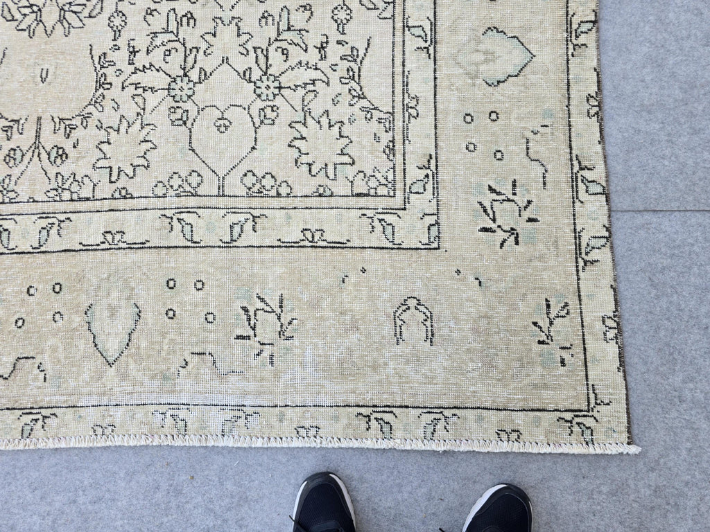 Oversized Vintage Turkish Oushak Rug: 10x12 ft. Neutral Wool Carpet