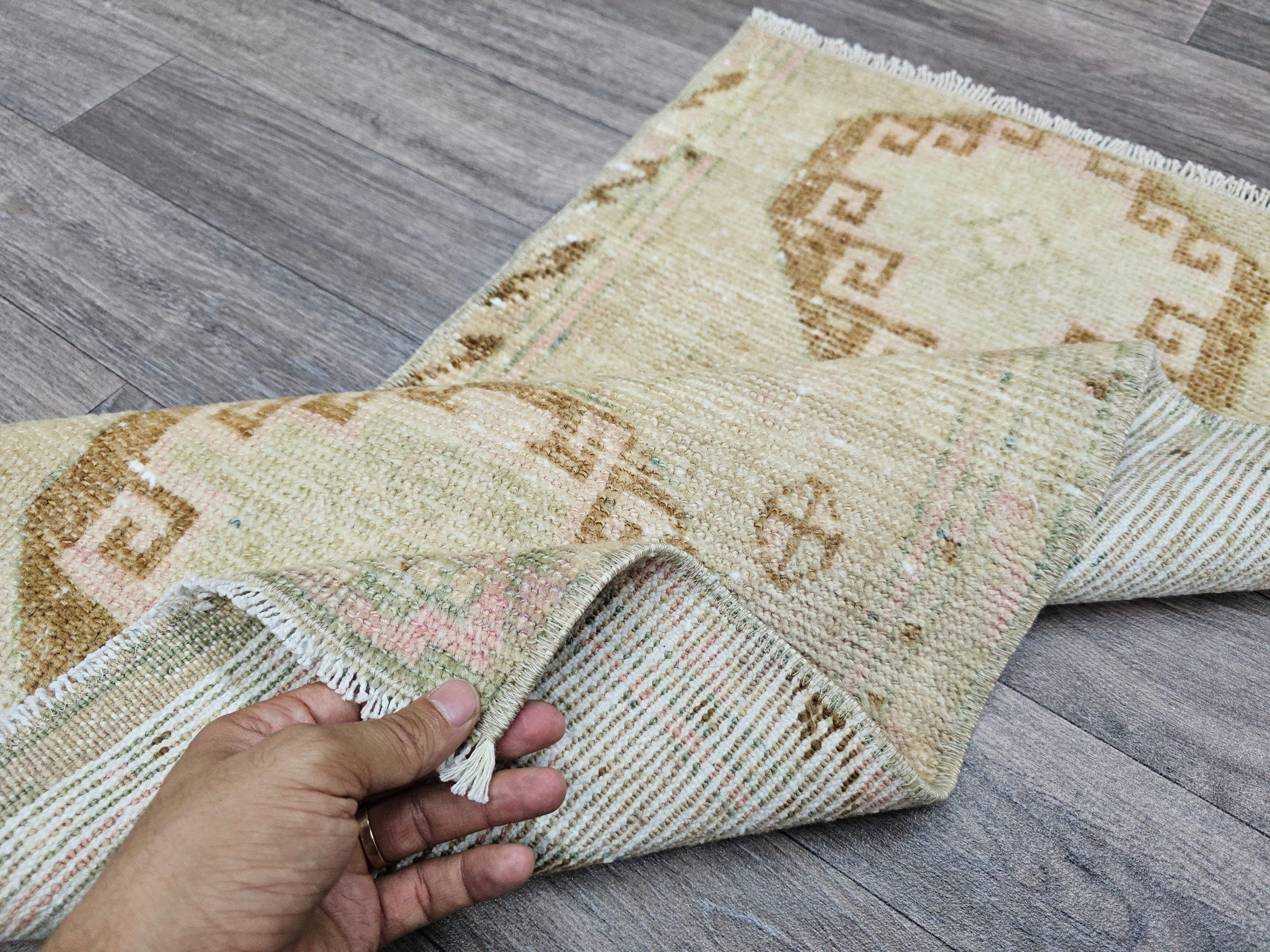 Handwoven Wool Turkish Rug: Neutral Vintage Oushak Bath Mat (18.50x35.45 inches)