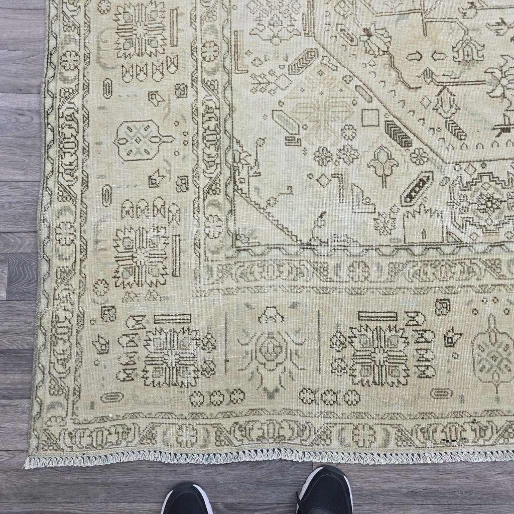 Vintage Turkish Oushak Rug: Large Hand-Knotted Wool Carpet