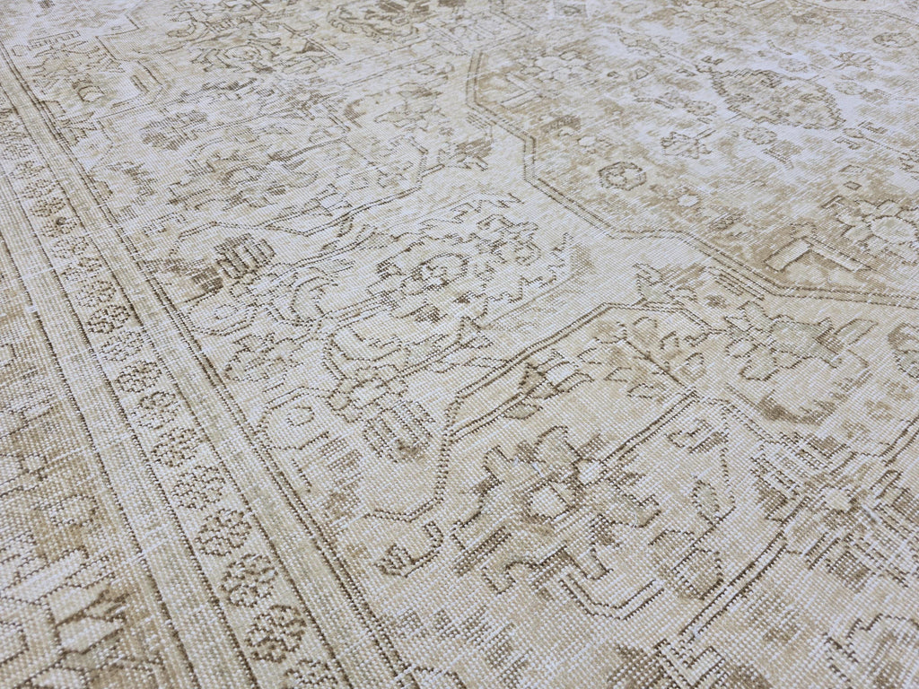 Large Vintage Handwoven Turkish Rug: 9'4" x 12'5" Beige Wool Oushak Carpet