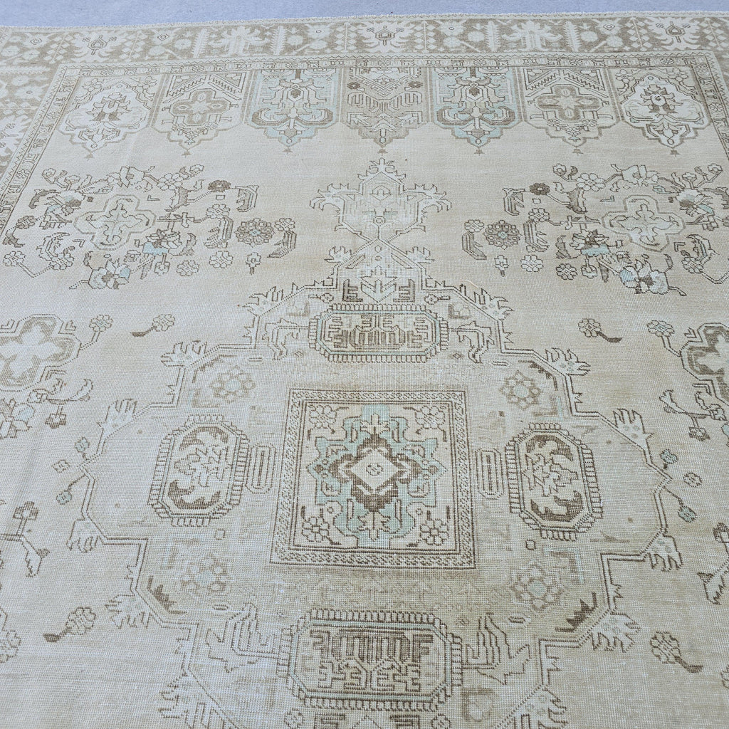 Vintage Rug 9x12 : Neutral Turkish Oushak Area rug /9.50x11.80 feet