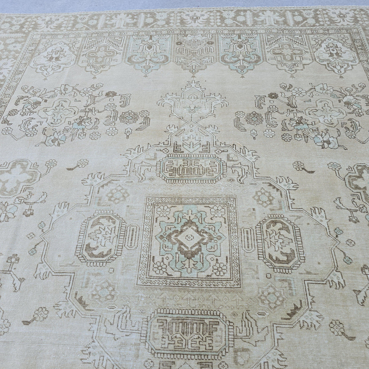 Vintage Rug 9x12 : Neutral Turkish Oushak Area rug /9.50x11.80 feet