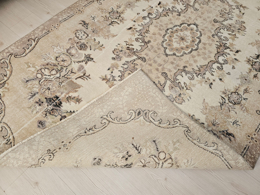 Vintage Turkish Wool Rug 5x8: Beige Floral Oushak Accent Carpet
