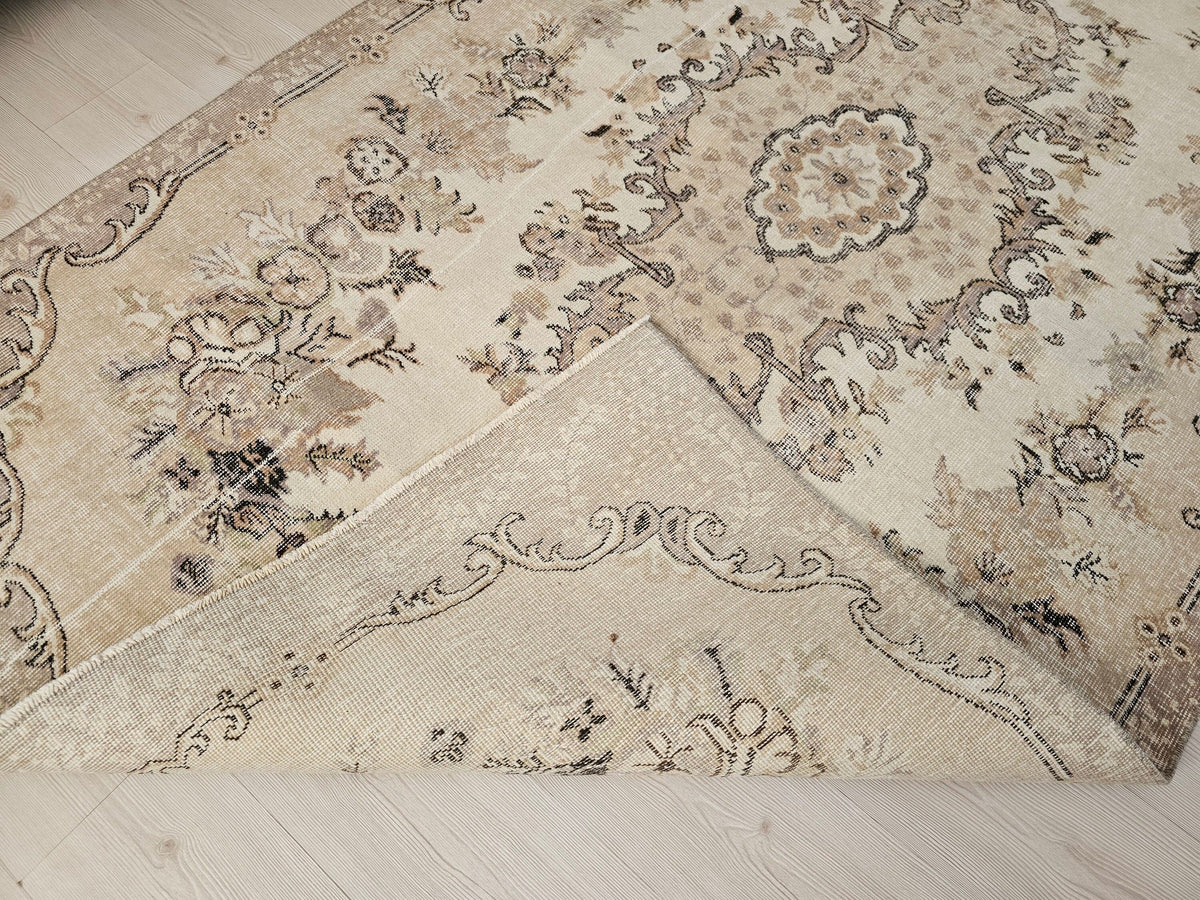 Vintage Turkish Wool Rug 5x8: Beige Floral Oushak Accent Carpet