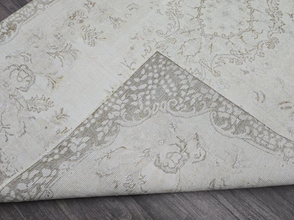 5.25x8.7 feet Neutral Vintage Area Rug Hand knotted Wool Turkish carpet