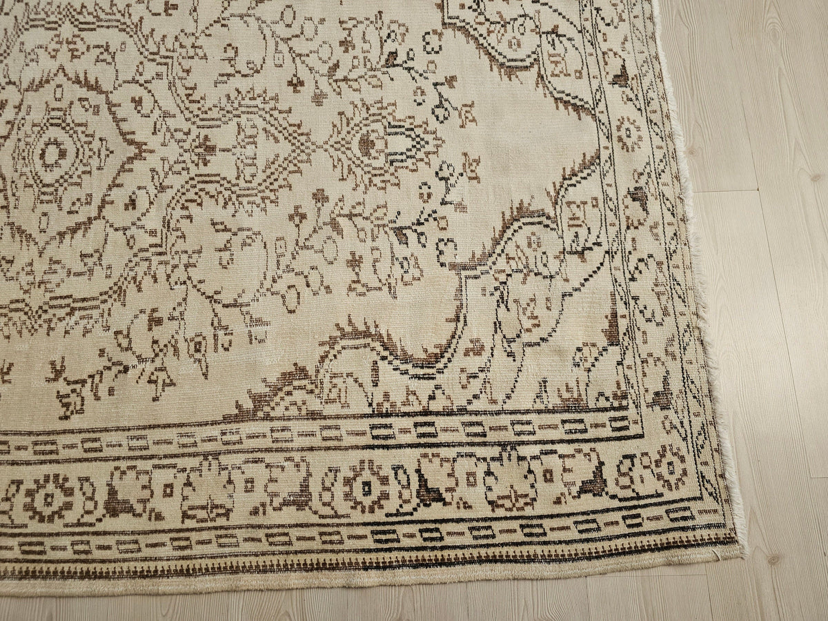5x8 Vintage Turkish Oushak Rug: Neutral Wool Handmade Carpet