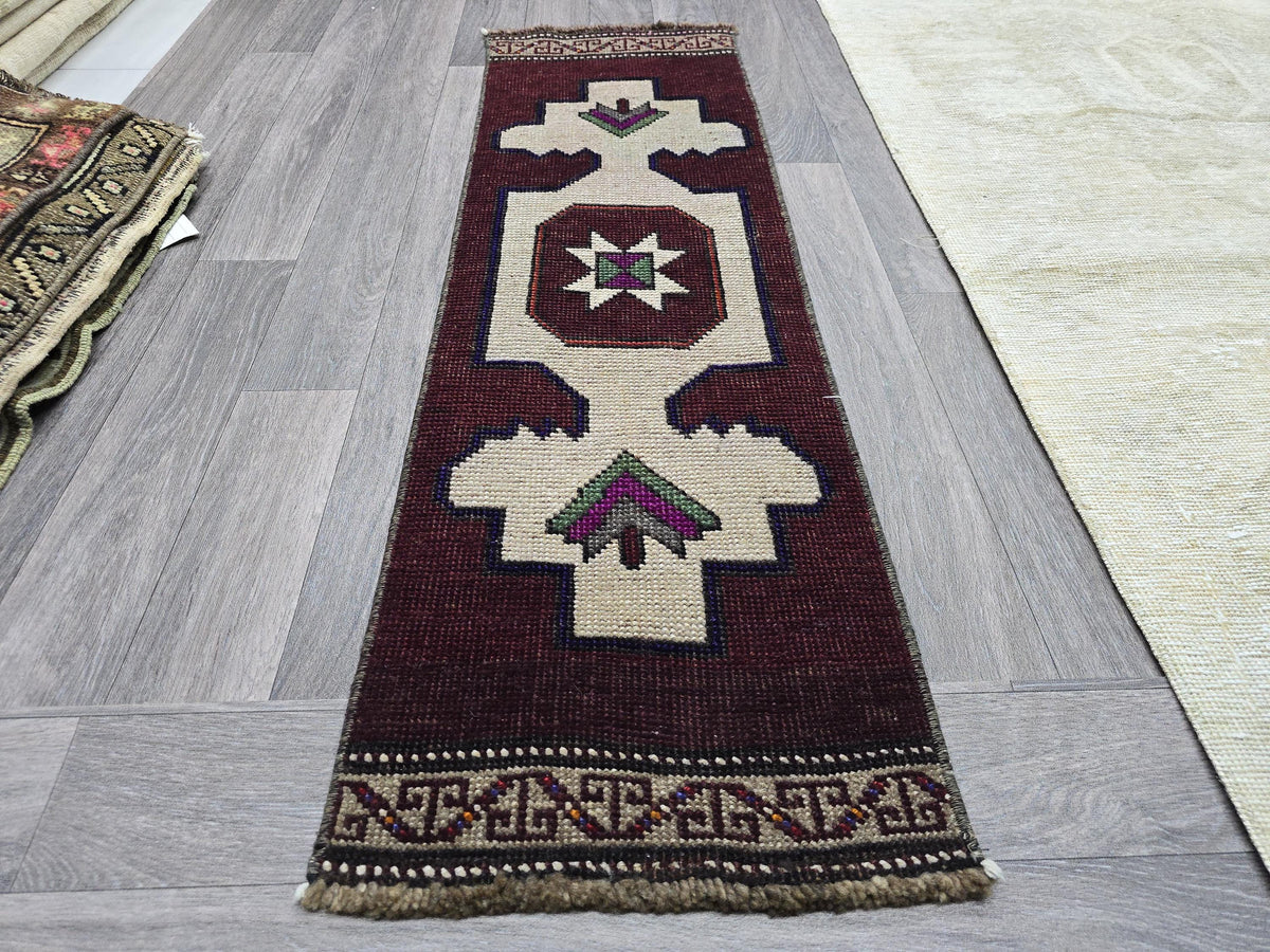 Vintage Turkish Oushak Wool Mat: Handwoven Tribal Bath Rug (1.2x3.9ft)