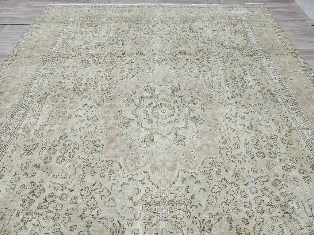 Large Vintage Handwoven Rug - Neutral Wool Area Carpet, 286x379 cm (9x12 ft)