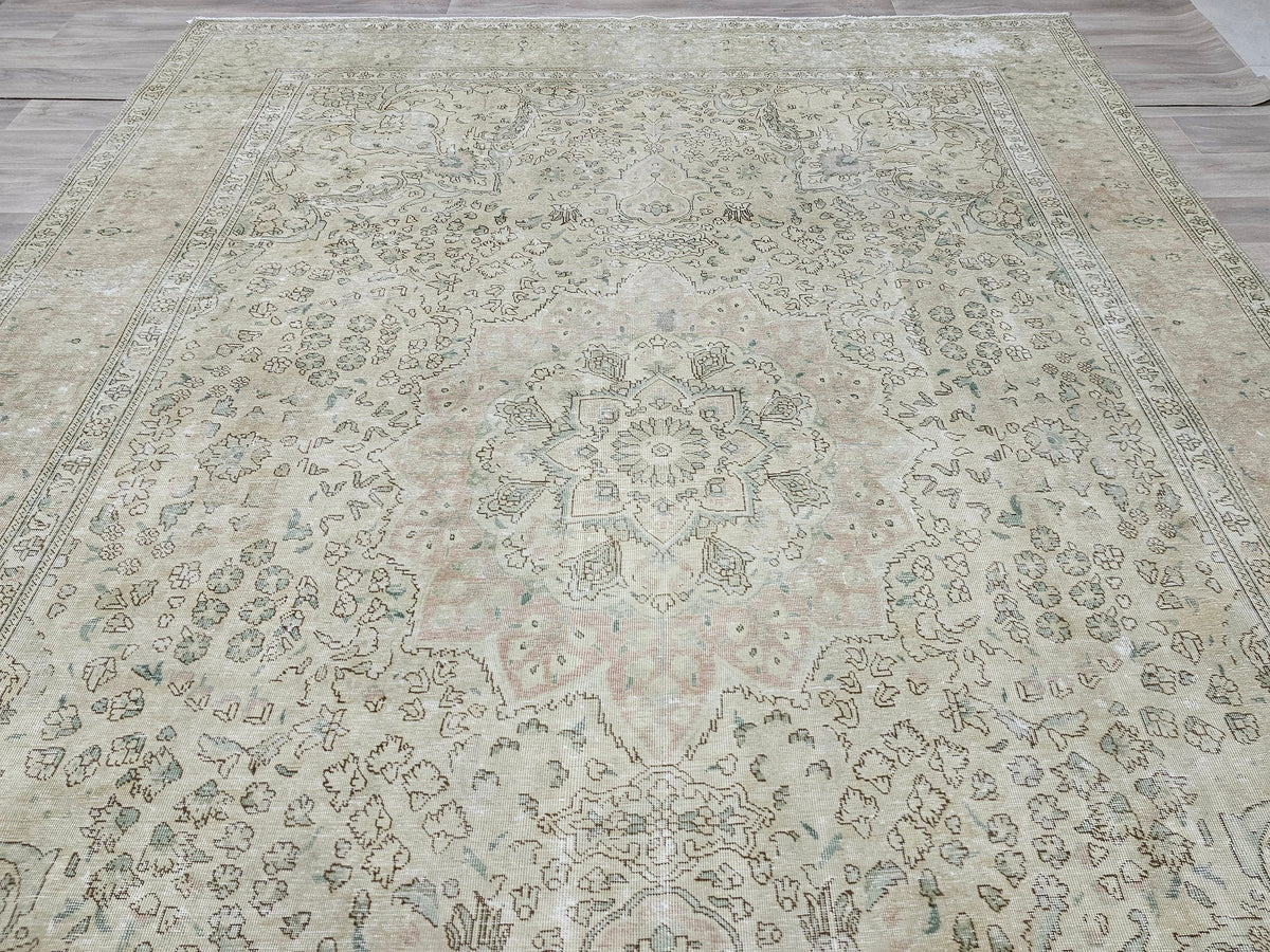 Large Vintage Handwoven Rug - Neutral Wool Area Carpet, 286x379 cm (9x12 ft)