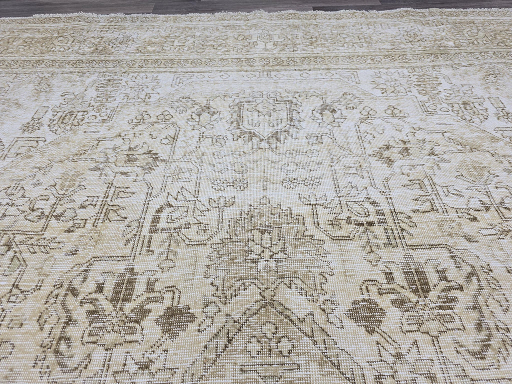 Large Vintage Handwoven Turkish Rug: 9'4" x 12'5" Beige Wool Oushak Carpet