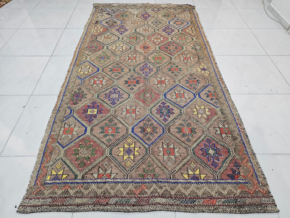 Checkered Vintage Handknotted Wool Rug: 5x9.5 ft Eclectic Oriental Carpet
