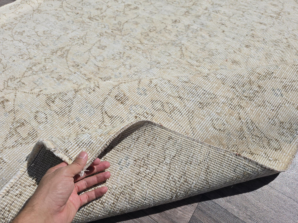 Vintage Hand-Knotted Wool Oushak Rug: 5.40 x 8.75 ft Cream Oriental Carpet