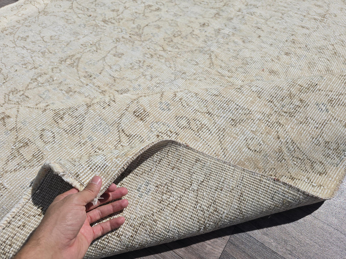 Vintage Hand-Knotted Wool Oushak Rug: 5.40 x 8.75 ft Cream Oriental Carpet