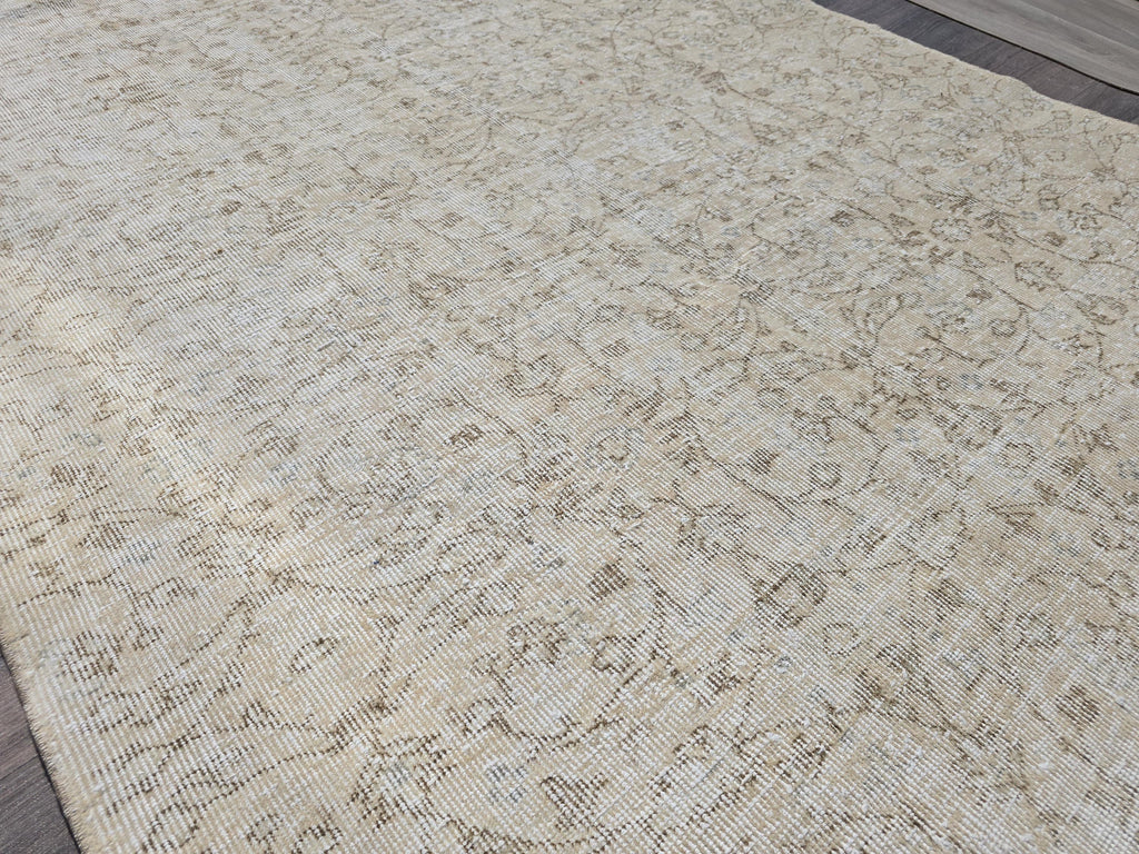 Vintage Hand-Knotted Wool Oushak Rug: 5.40 x 8.75 ft Cream Oriental Carpet